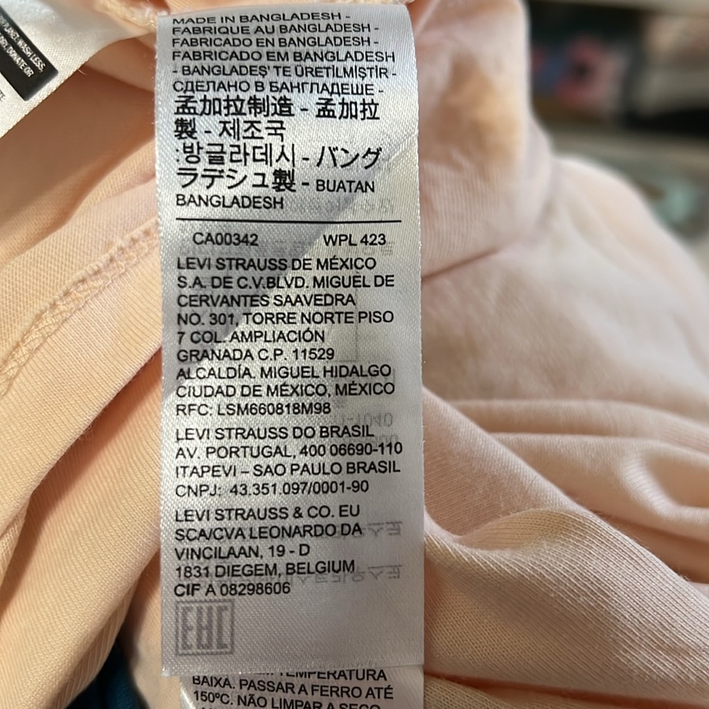 Levi’s Peach Color T-Shirt Size 3X - Picture 9 of 10